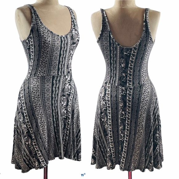 See You Monday Fit & Fare Dress - Picture 5 of 8